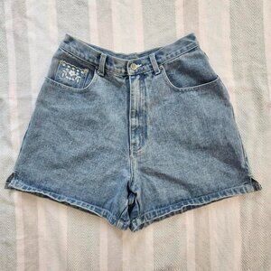 Super High-waisted vintage 90s 100% cotton floral embroidered denim shorts